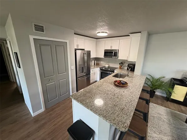 $2,550 | 110 Killarney Bay Court, Unit 1, Winter Park, FL 32789