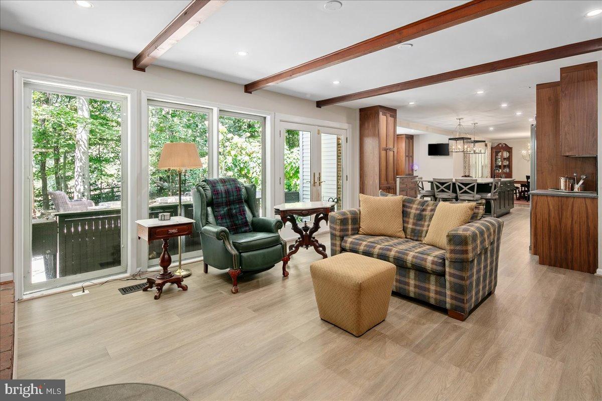 12421 Henderson Road Clifton, VA 20124 - Photo 23 of 90 Light & Bright Family Room