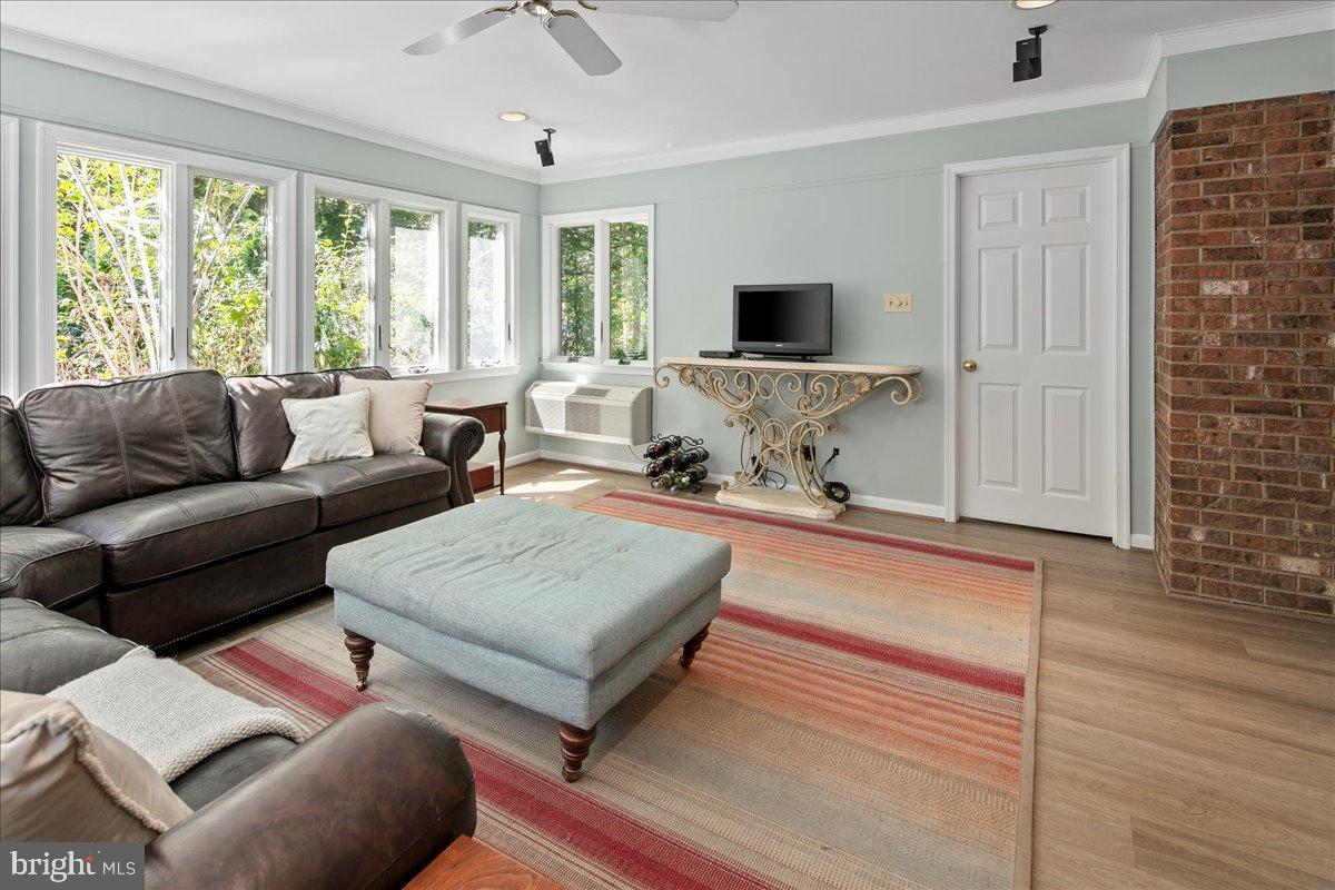 12421 Henderson Road Clifton, VA 20124 - Photo 27 of 90