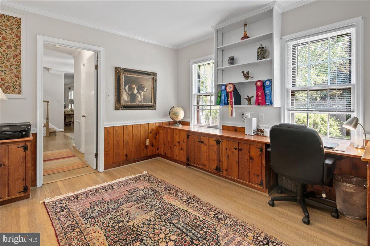 12421 Henderson Road Clifton, VA 20124 - Photo 29 of 90 Main level bedroom currently used as an office