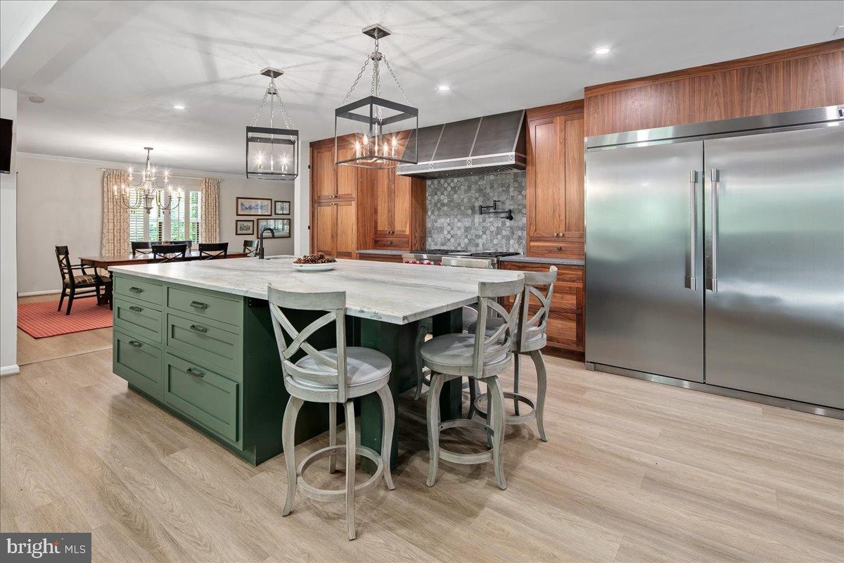 12421 Henderson Road Clifton, VA 20124 - Photo 4 of 90 Expansive Refrigerator & Freezer