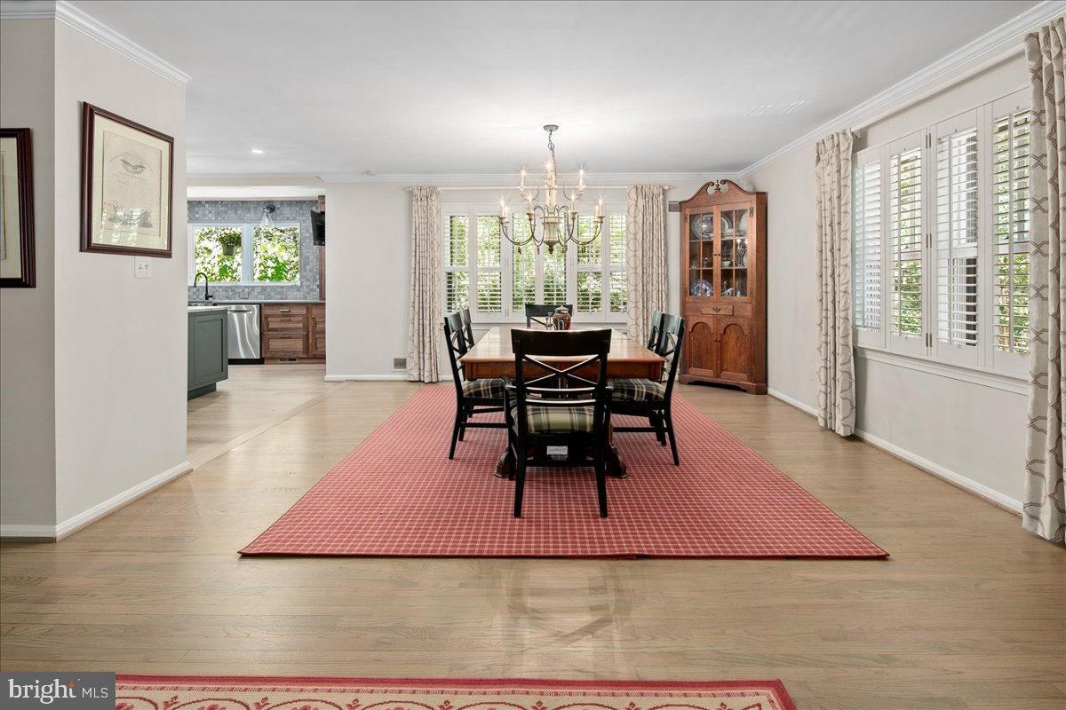 12421 Henderson Road Clifton, VA 20124 - Photo 10 of 90 Beautiful White Oak Floors in Living & Dining Room
