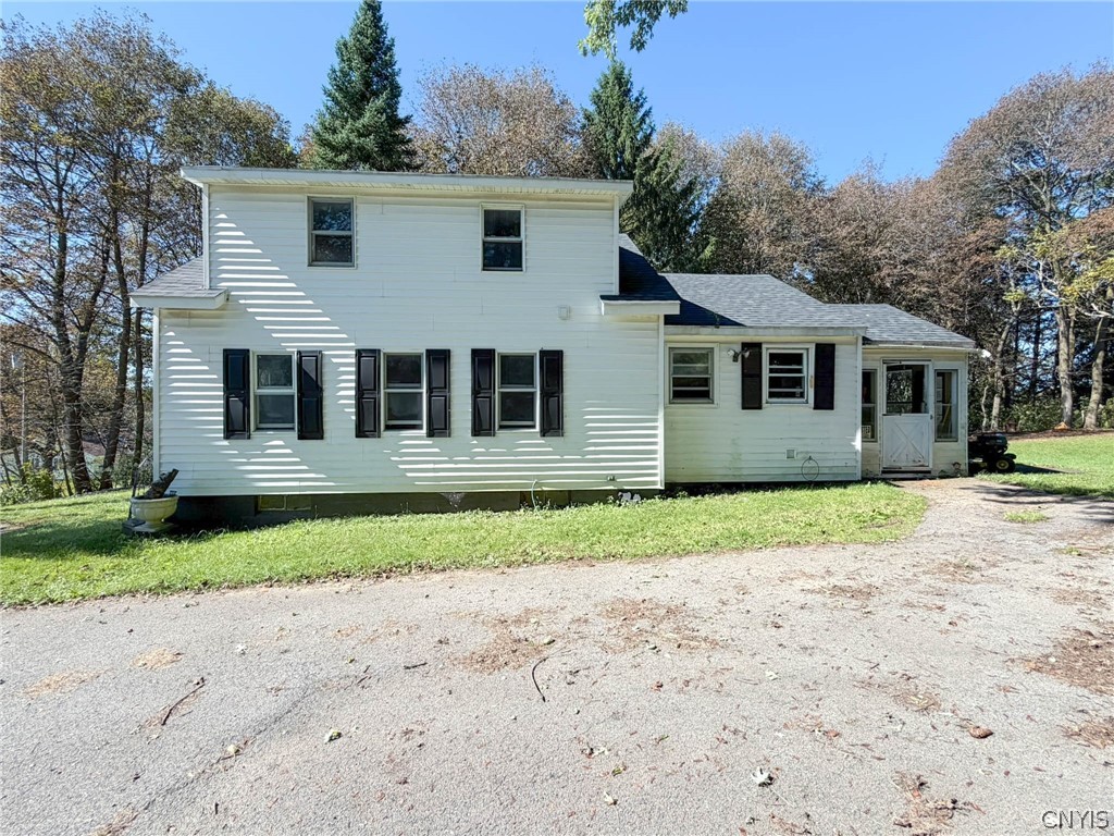9481 Sessions Road New Hartford, NY 13456 - Photo 3 of 41 Gallery Image 3