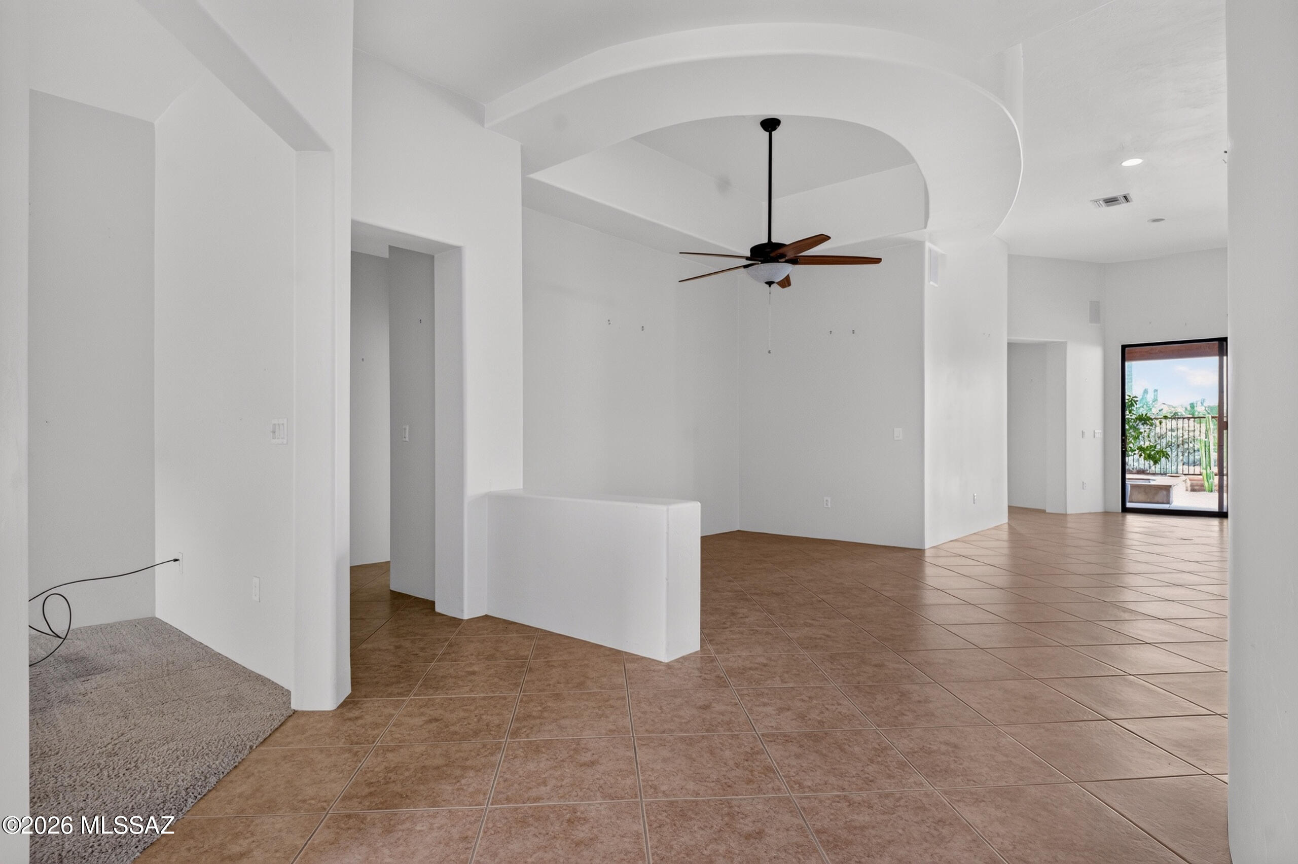 11370 North Moon Ranch Place Marana, AZ 85658 - Photo 5 of 42 Great Room