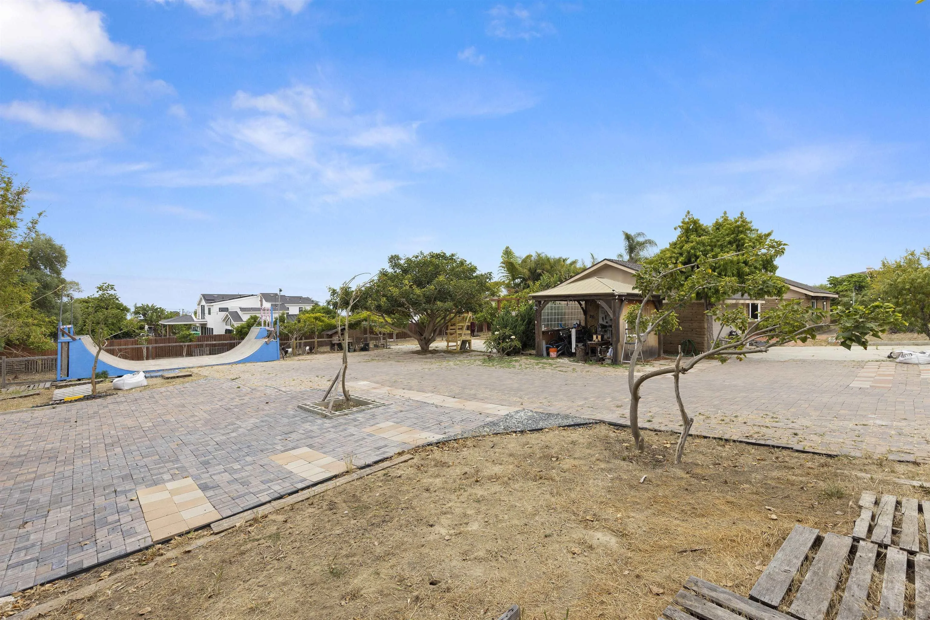 752 Bracero Road Encinitas, CA 92024 - Photo 34 of 46 a view of a yard