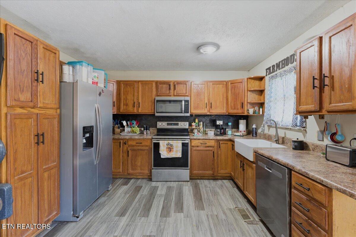1144 Rocky Springs Road Madisonville, TN 37354 - Photo 15 of 42 13-Kitchen