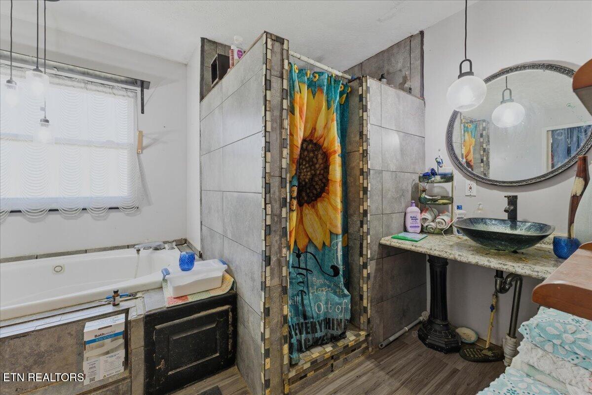 1144 Rocky Springs Road Madisonville, TN 37354 - Photo 19 of 42 17-Bedroom 1 Bath