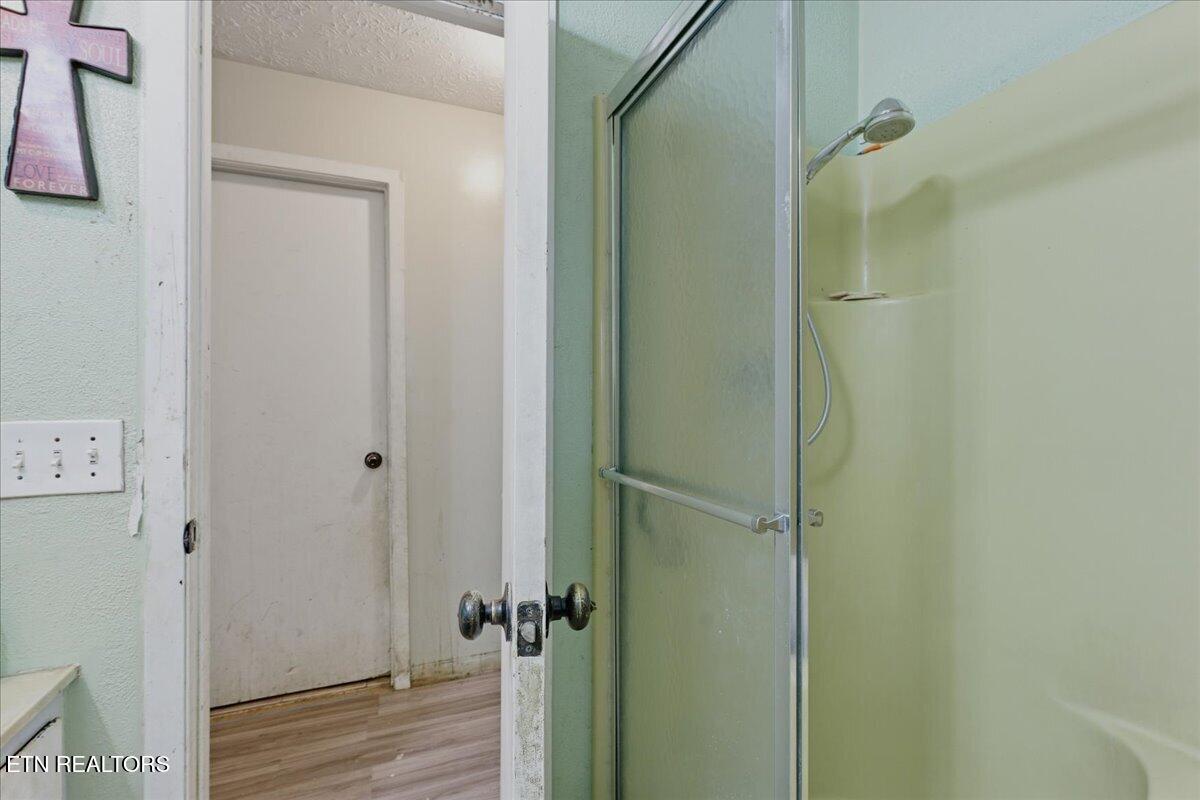 1144 Rocky Springs Road Madisonville, TN 37354 - Photo 26 of 42 24-Full Bath