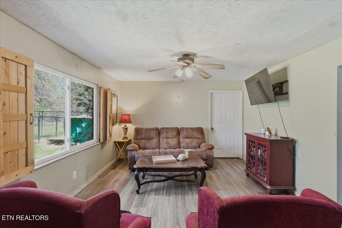 1144 Rocky Springs Road Madisonville, TN 37354 - Photo 6 of 42 05-Living Room