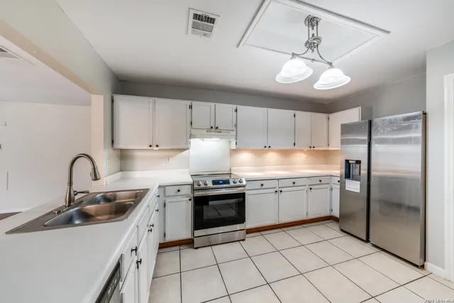 $1,500 | 6858 Celes Meadow Drive, Converse, TX 78109