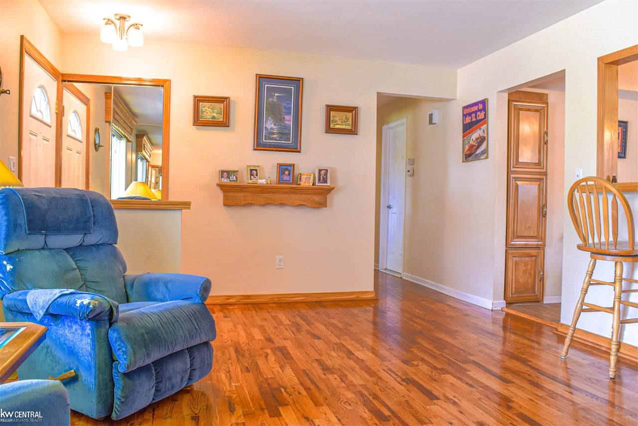 34641 Greentrees Road Sterling Heights, MI 48312 - Photo 2 of 28 50035537-1.JPG