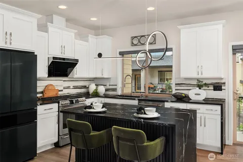 $1,340,000 | 1363 8th Avenue Northeast, Unit 7 1, Issaquah, WA 98029