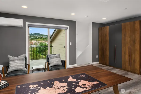 $1,198,000 | 1363 8th Avenue Northeast, Unit 7 1, Issaquah, WA 98029