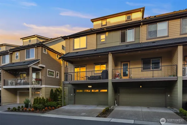 $1,198,000 | 1363 8th Avenue Northeast, Unit 7 1, Issaquah, WA 98029