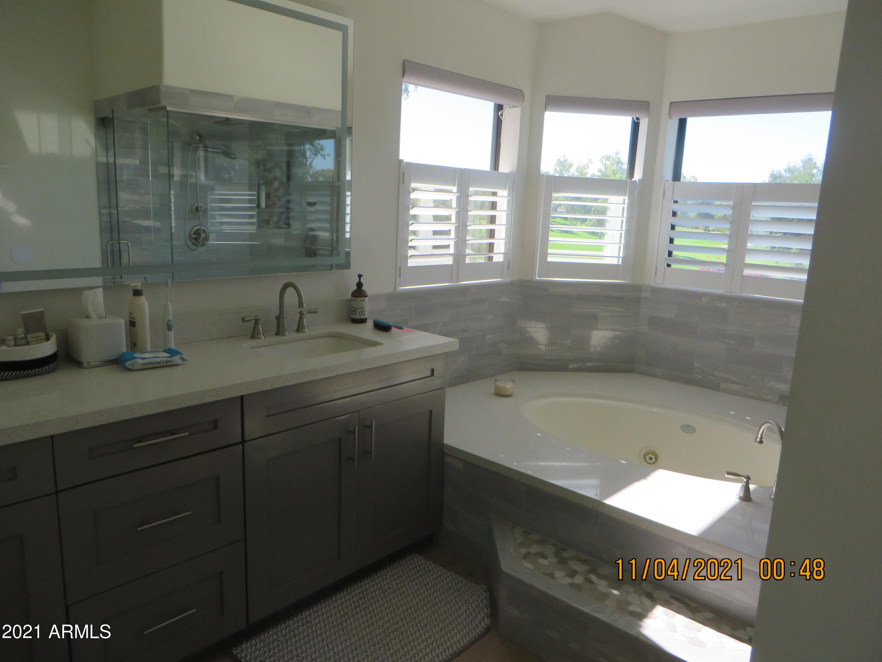 7525 East Gainey Ranch Road, Unit 182 Scottsdale, AZ 85258 - Photo 9 of 13 Master Bath