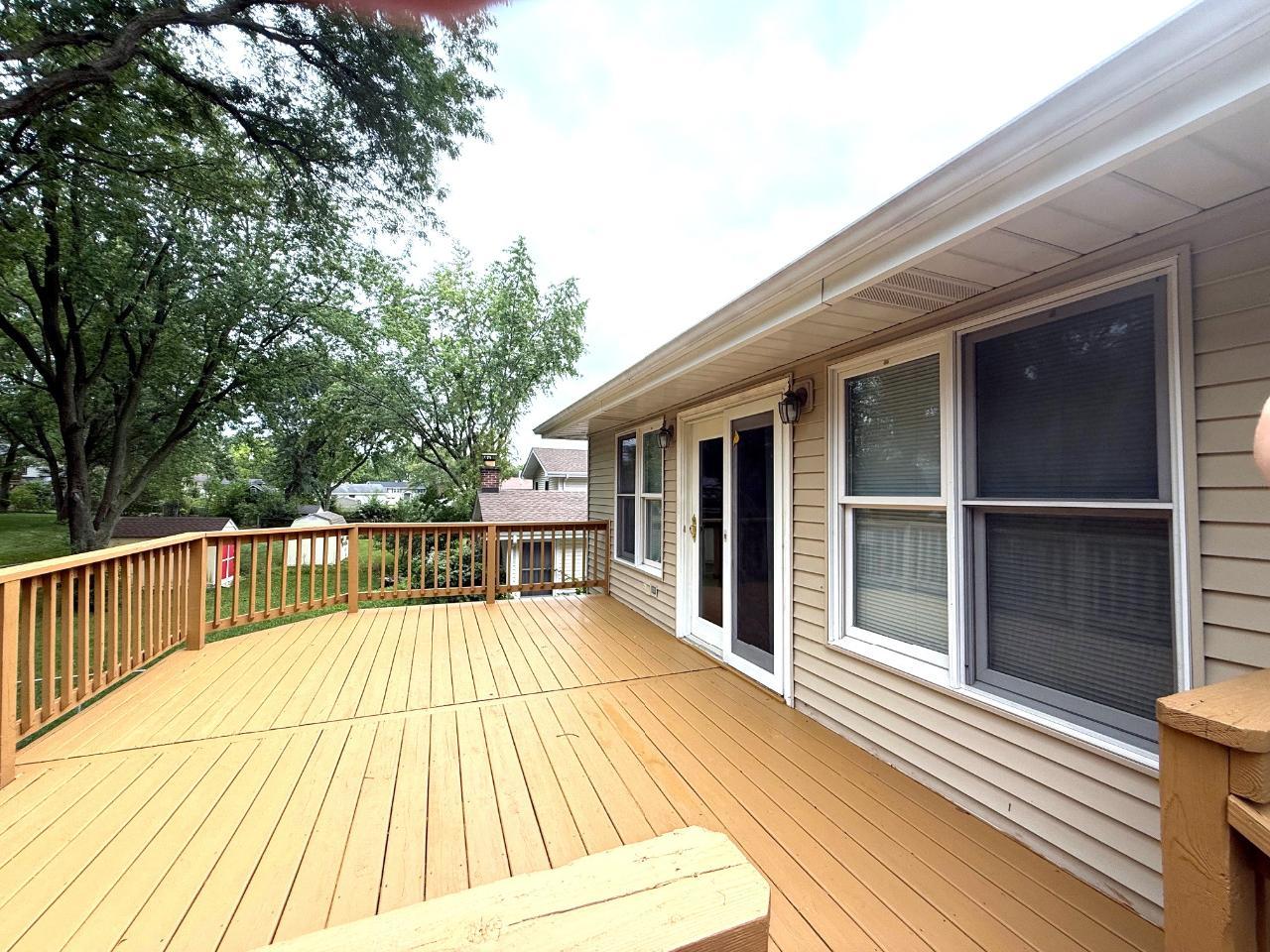 1395 Kingsdale Road Hoffman Estates, IL 60169 - Photo 19 of 21 Gallery Image 19
