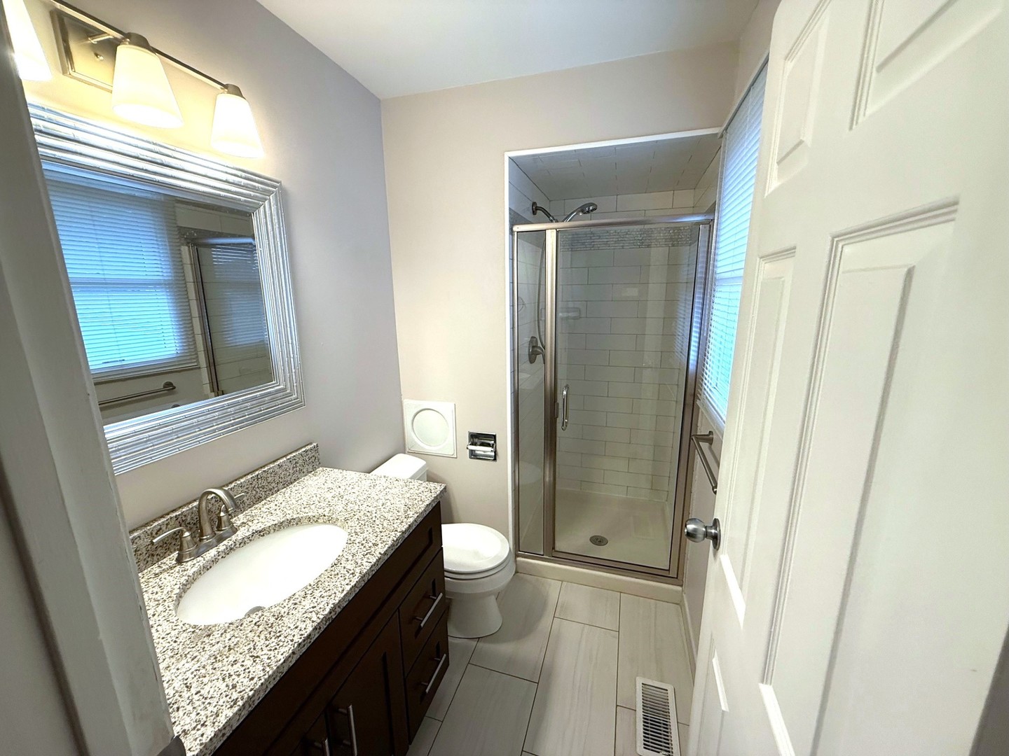 1395 Kingsdale Road Hoffman Estates, IL 60169 - Photo 8 of 21 Gallery Image 8