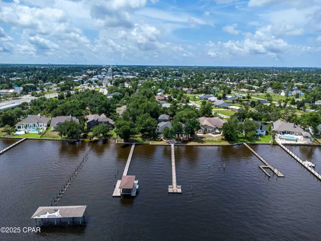 $1,250,000 | 113 Florida Avenue, Lynn Haven, FL 32444