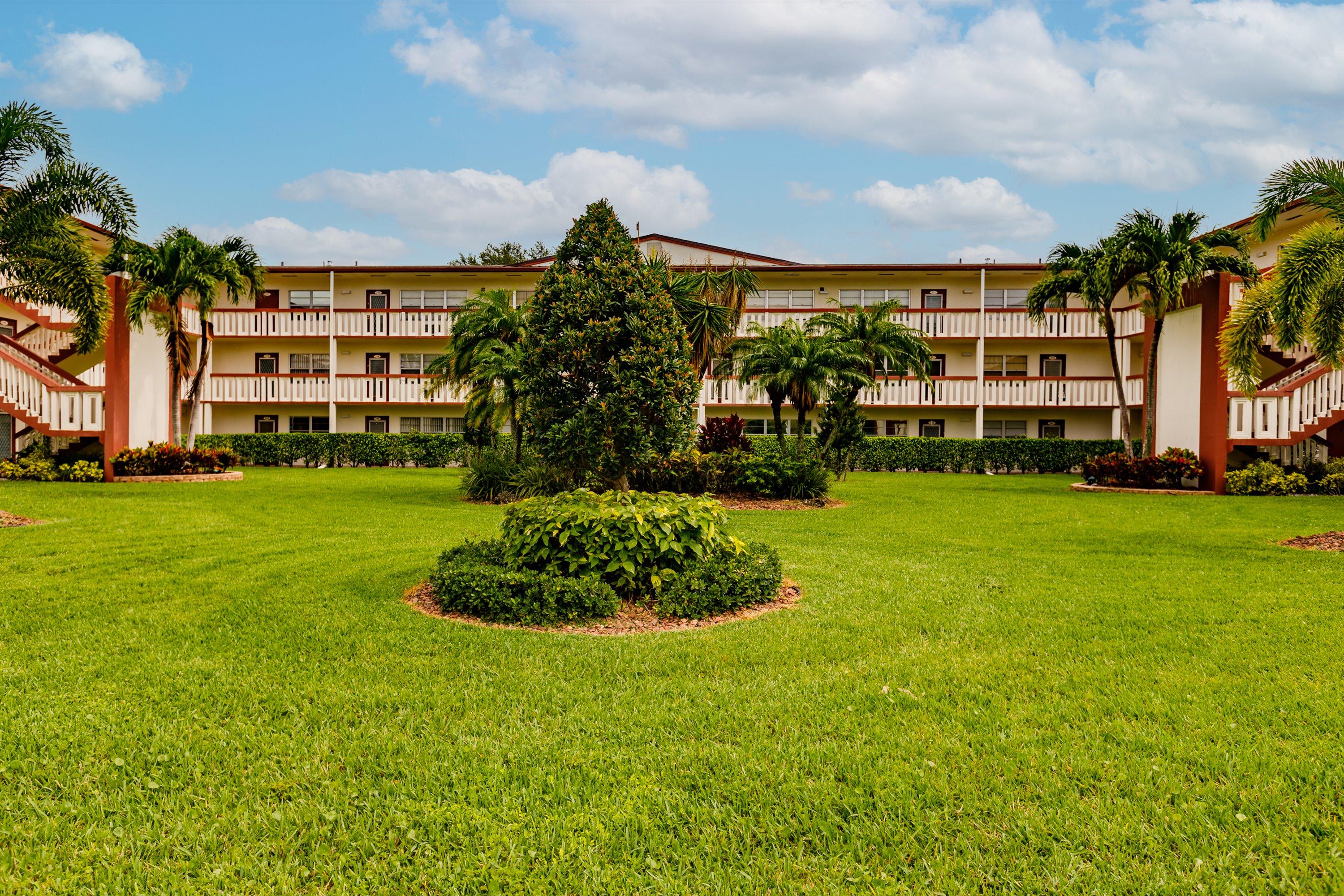 322 Brighton H Boca Raton, FL 33434 - Photo 1 of 18 01-photo-1