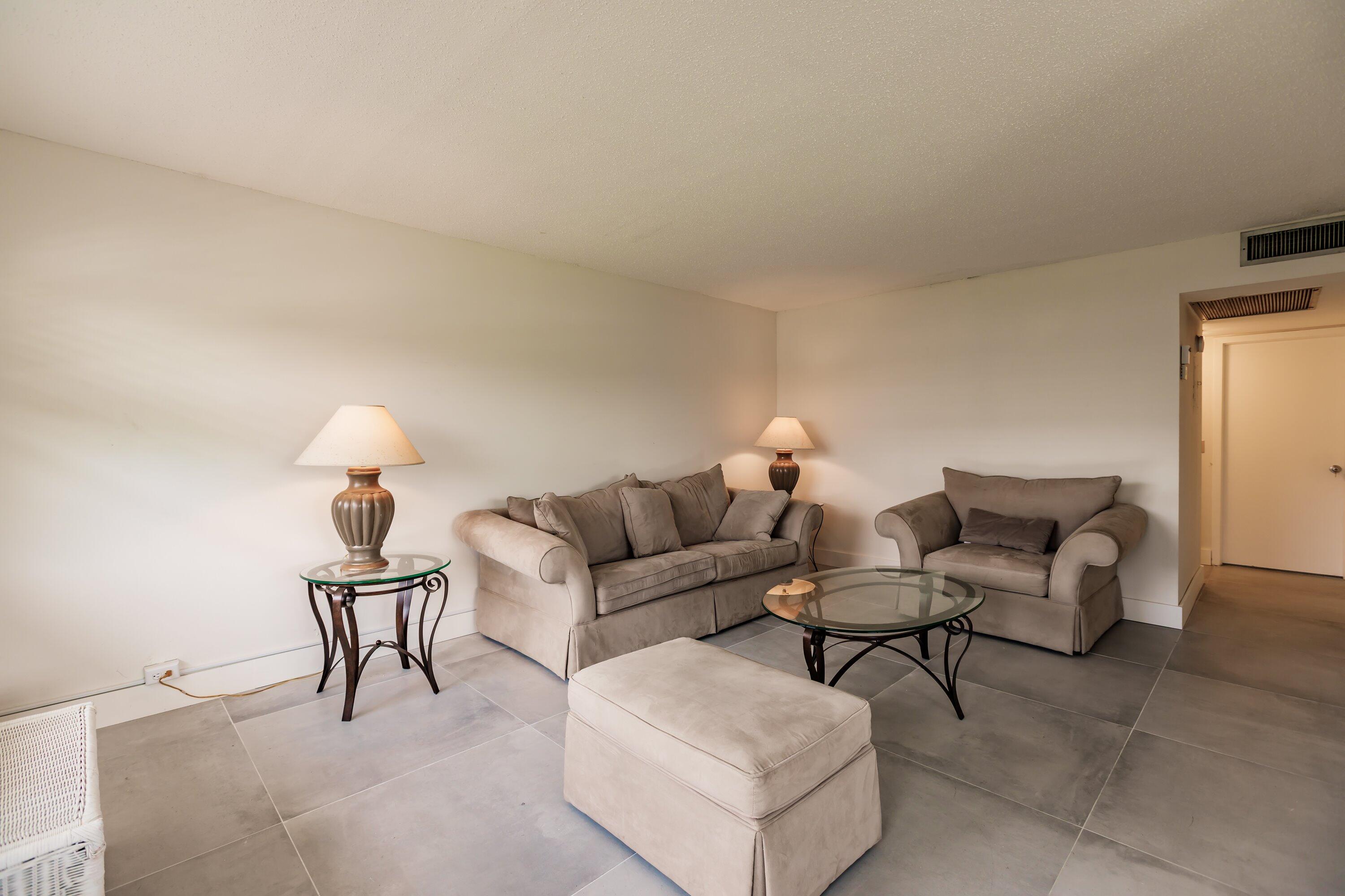 322 Brighton H Boca Raton, FL 33434 - Photo 5 of 18 05-photo-6