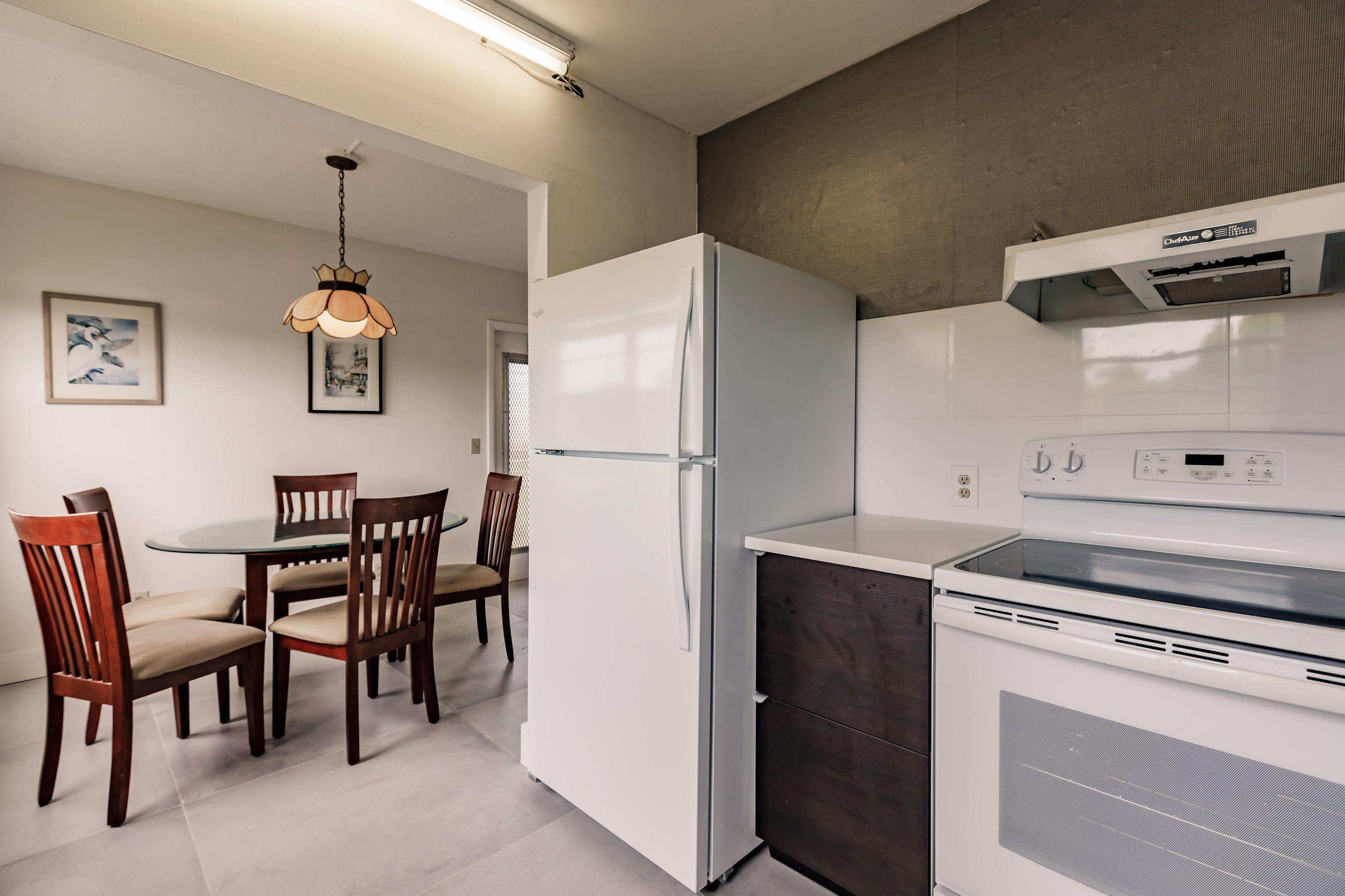 322 Brighton H Boca Raton, FL 33434 - Photo 9 of 18 09-photo-10