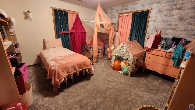 $425,000 | 7142 Highway 4, Meriden, KS 66512