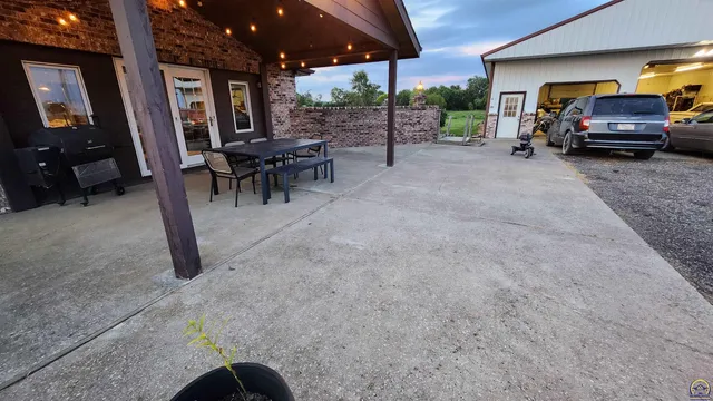 $425,000 | 7142 Highway 4, Meriden, KS 66512