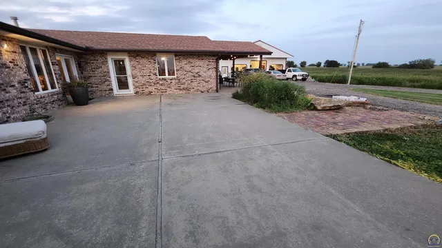 $425,000 | 7142 Highway 4, Meriden, KS 66512