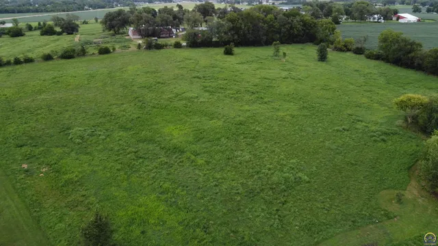 $425,000 | 7142 Highway 4, Meriden, KS 66512