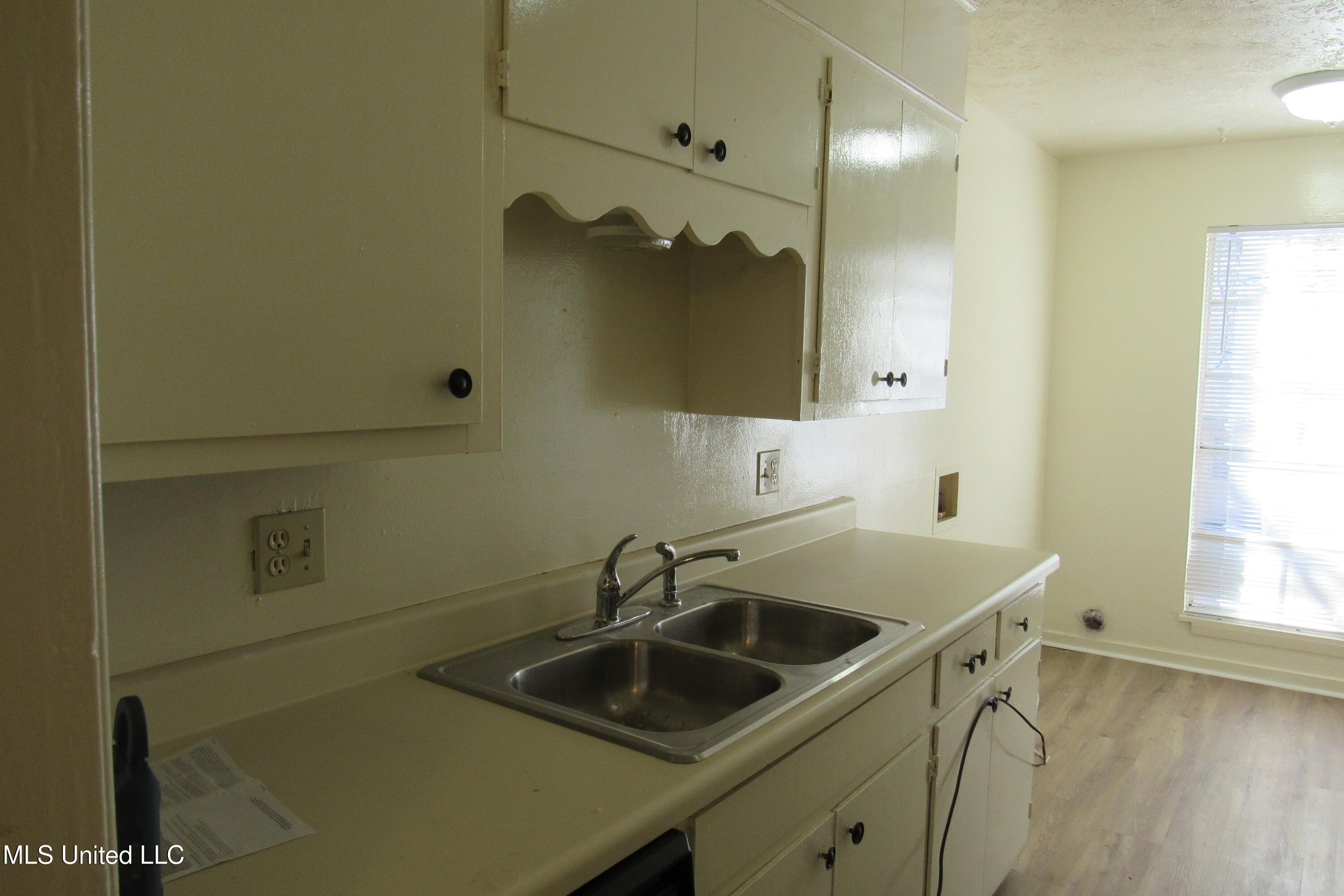 1625 St Mary Street, Unit 10 Jackson, MS 39202 - Photo 5 of 13 6FC2C09E-09DD-49E6-AC95-E6AC3D45E4A7