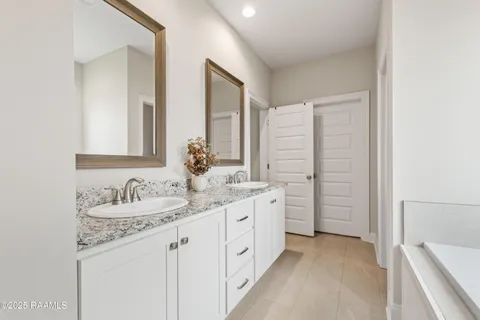 $260,000 | 209 Adry Lane, Youngsville, LA 70592