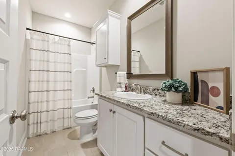 $260,000 | 209 Adry Lane, Youngsville, LA 70592