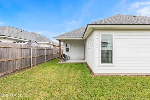 $260,000 | 209 Adry Lane, Youngsville, LA 70592