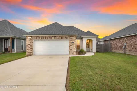 $260,000 | 209 Adry Lane, Youngsville, LA 70592