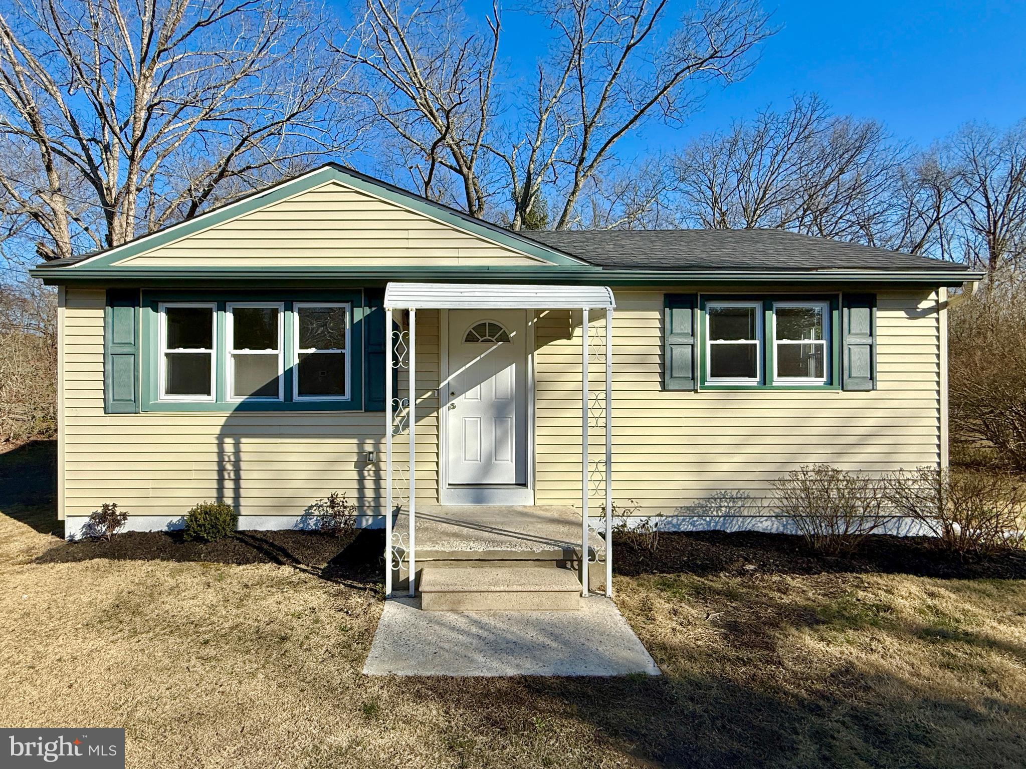 118 Colin Road Williamstown, NJ 08094 - Photo 1 of 16 a front view of a house with a yard