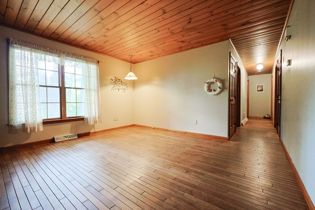 18 Phyllis Road Taunton, MA 02780 - Photo 13 of 20 Gallery Image 13