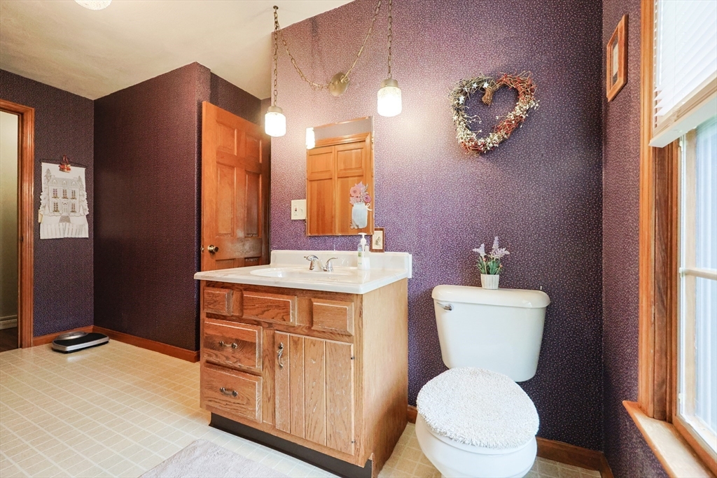 18 Phyllis Road Taunton, MA 02780 - Photo 17 of 20 Gallery Image 17