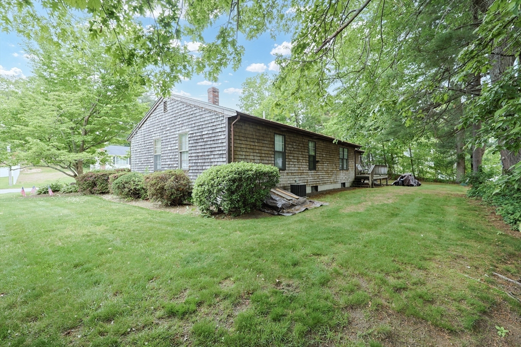 18 Phyllis Road Taunton, MA 02780 - Photo 4 of 20 Gallery Image 4