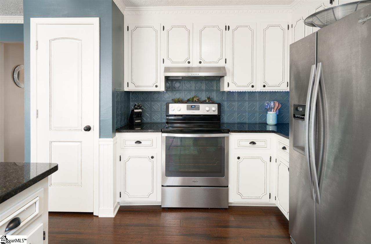 801 East Silverleaf Street Greer, SC 29650 - Photo 7 of 35 Gallery Image 7
