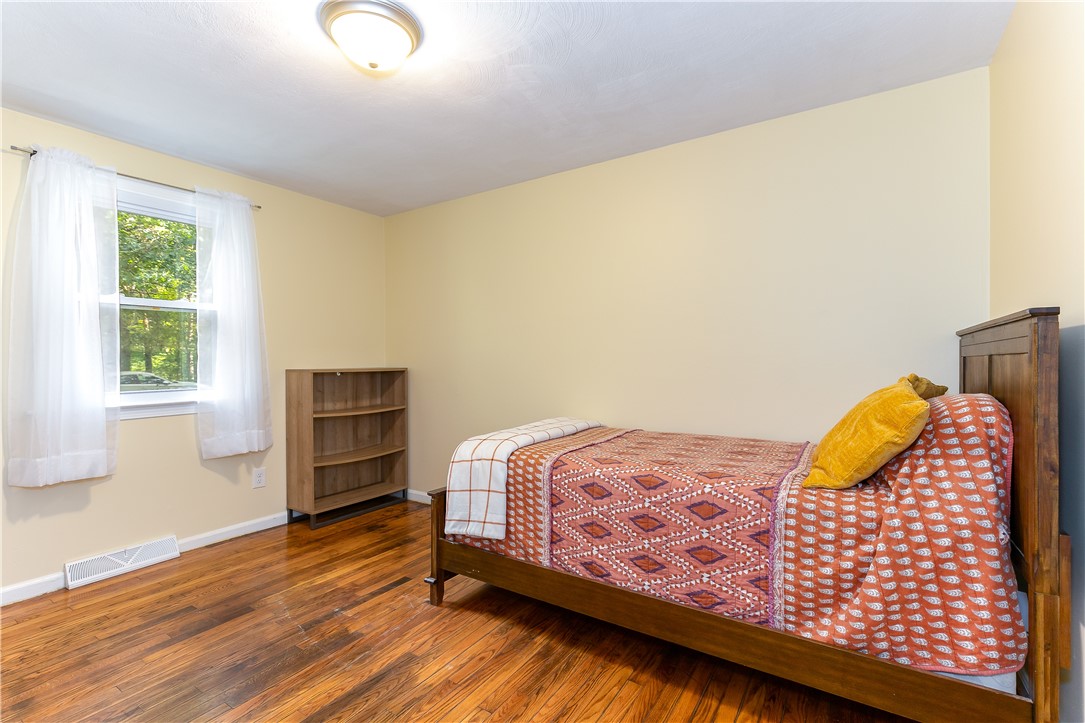 1083 Sisson Road Coventry, RI 02827 - Photo 12 of 25