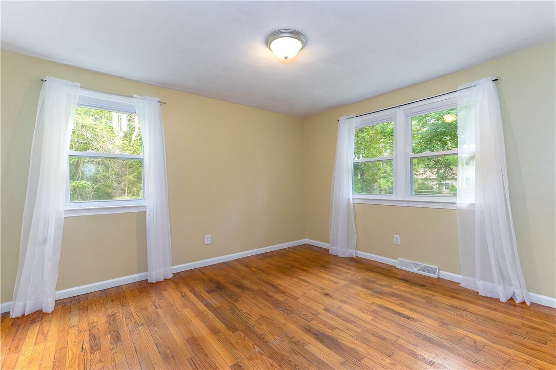 1083 Sisson Road Coventry, RI 02827 - Photo 15 of 25