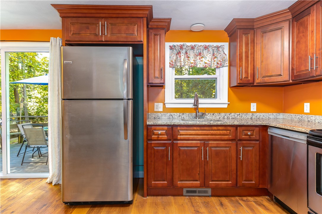 1083 Sisson Road Coventry, RI 02827 - Photo 4 of 25