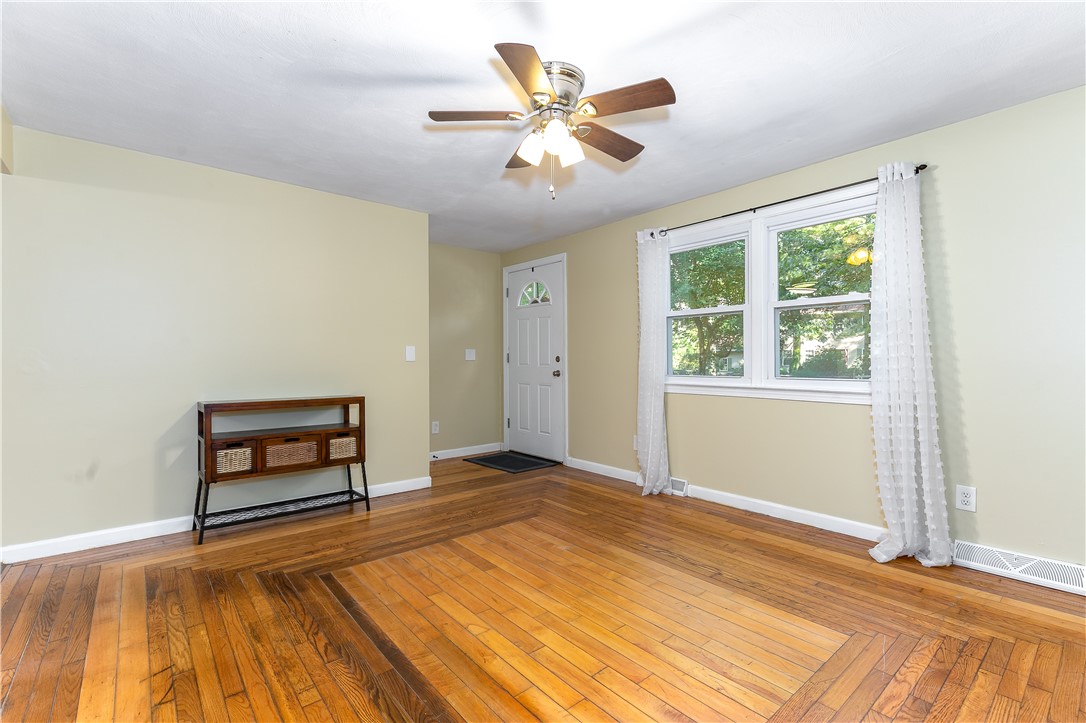 1083 Sisson Road Coventry, RI 02827 - Photo 8 of 25