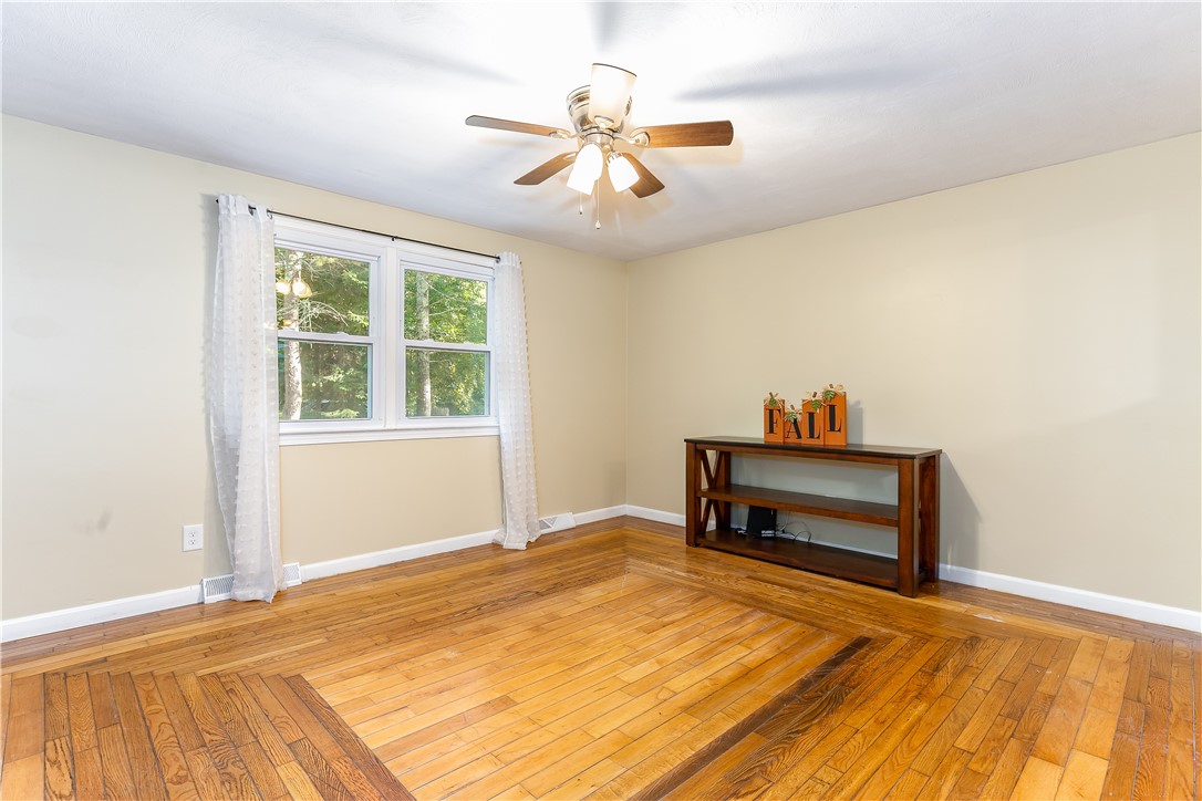 1083 Sisson Road Coventry, RI 02827 - Photo 10 of 25