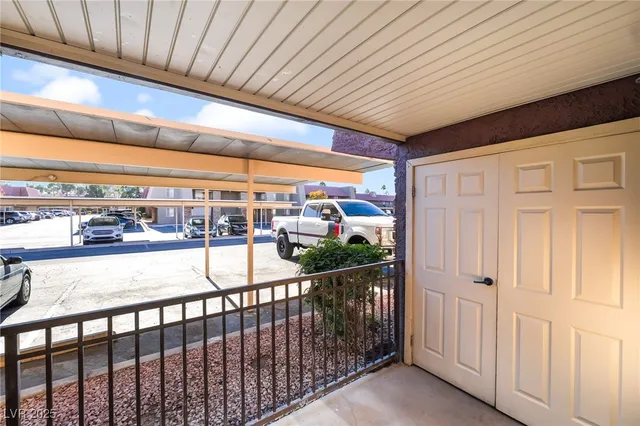$1,495 | 5261 River Glen Drive, Unit 201, Las Vegas, NV 89103
