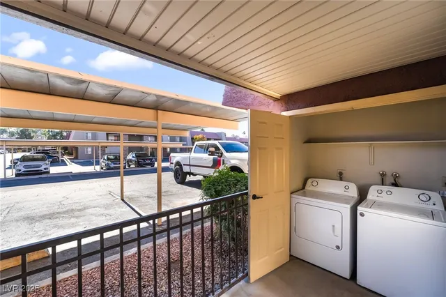 $1,495 | 5261 River Glen Drive, Unit 201, Las Vegas, NV 89103