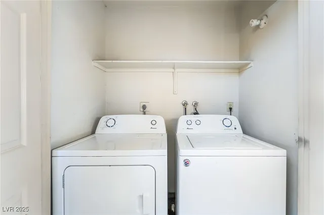 $1,495 | 5261 River Glen Drive, Unit 201, Las Vegas, NV 89103