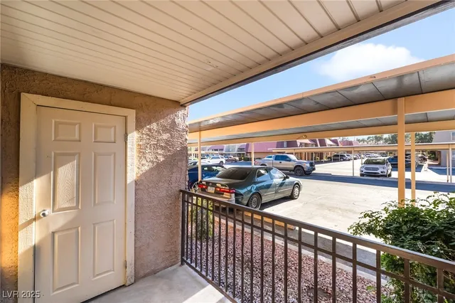 $1,495 | 5261 River Glen Drive, Unit 201, Las Vegas, NV 89103
