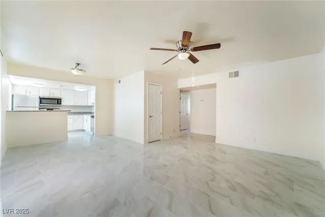 $1,495 | 5261 River Glen Drive, Unit 201, Las Vegas, NV 89103