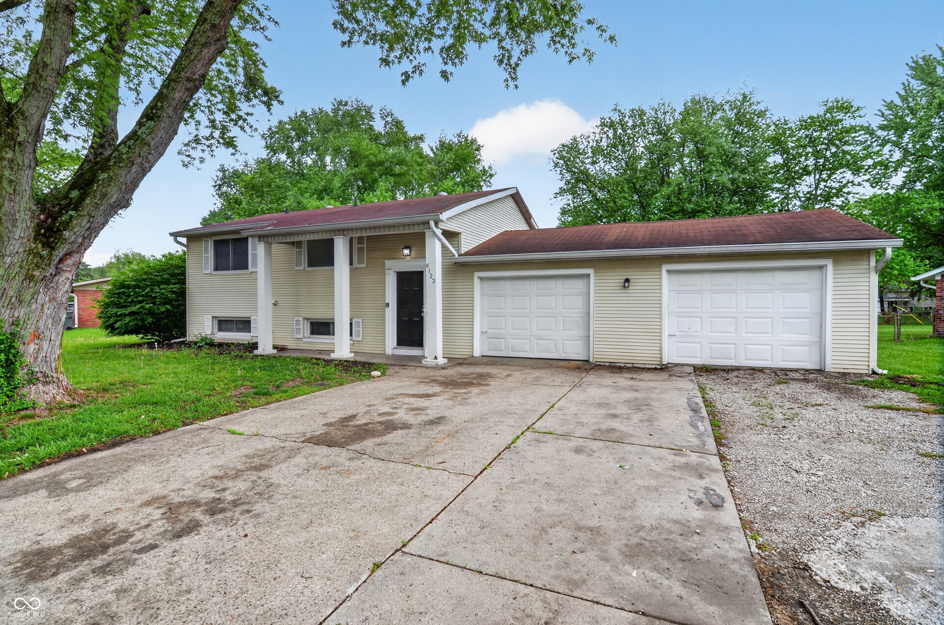 9123 Trinity Place Indianapolis, IN 46229 - Photo 7 of 40